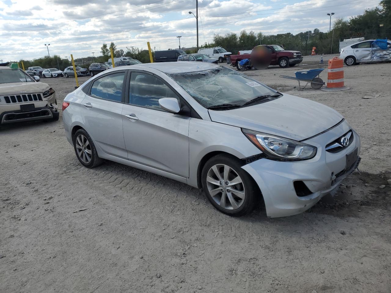 2012 HYUNDAI ACCENT GLS photo 4