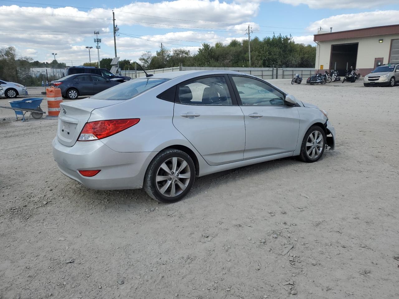 2012 HYUNDAI ACCENT GLS photo 3
