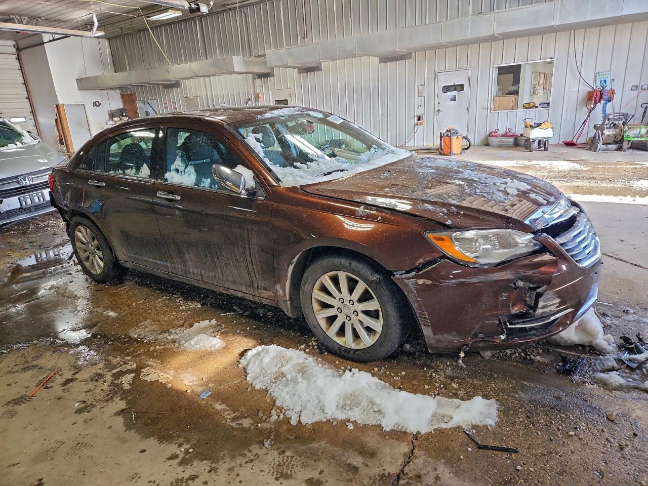 2013 CHRYSLER 200 LIMITED photo 4