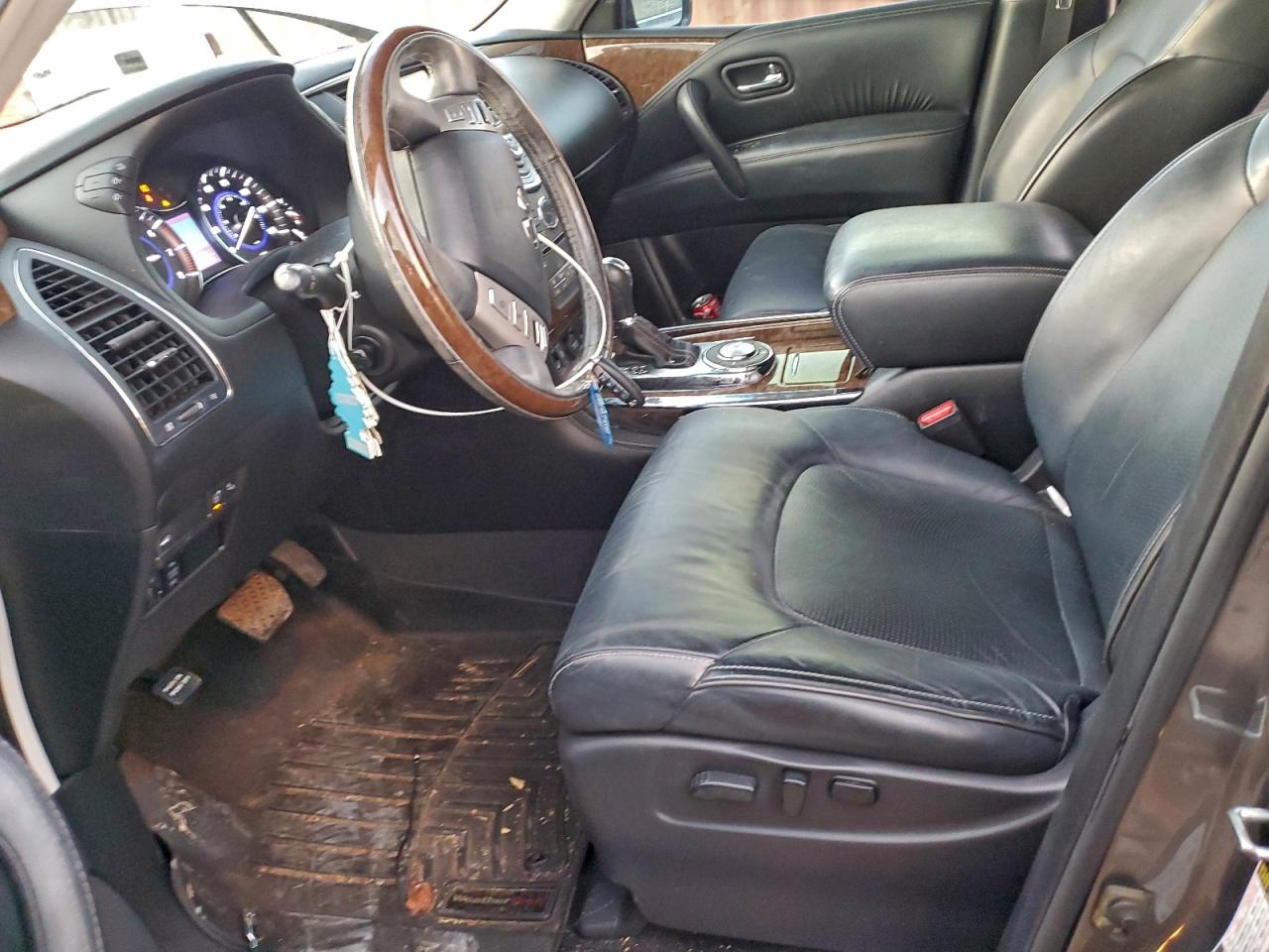 2017 INFINITI QX80 BASE photo 7