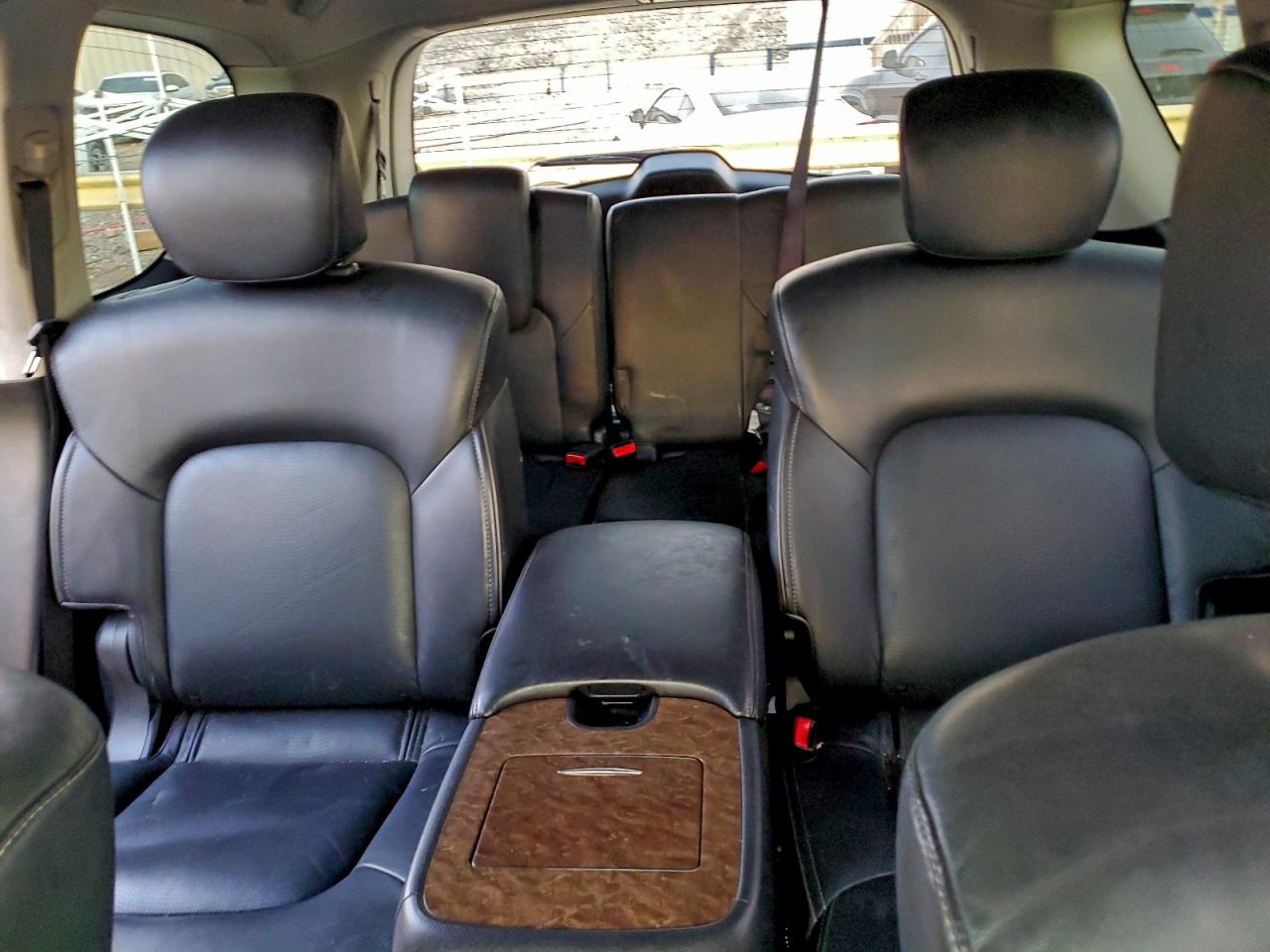 2017 INFINITI QX80 BASE photo 10