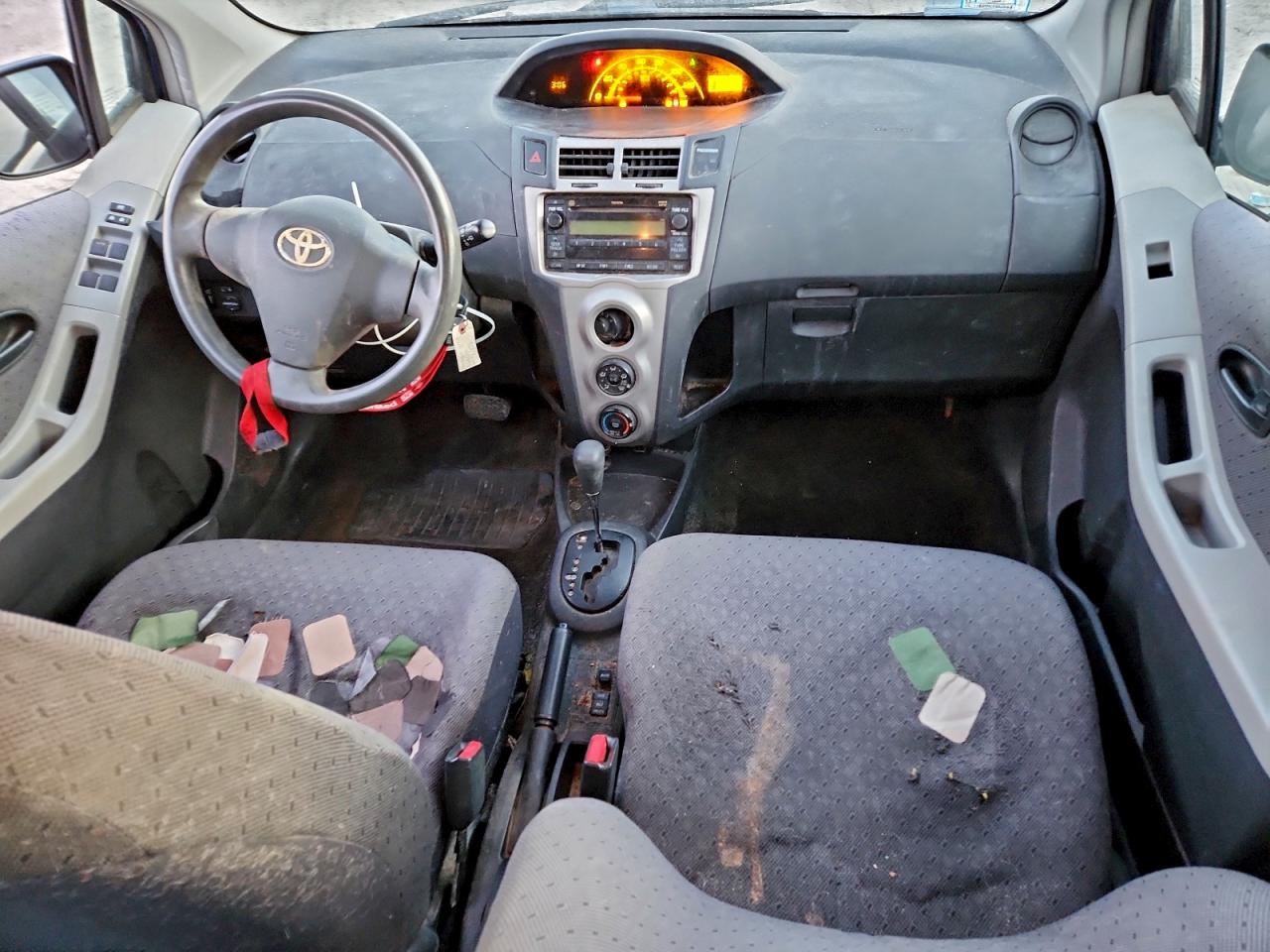 2010 TOYOTA YARIS photo 8
