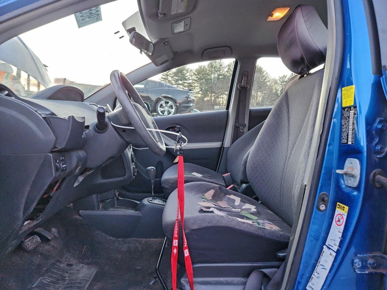 2010 TOYOTA YARIS photo 7