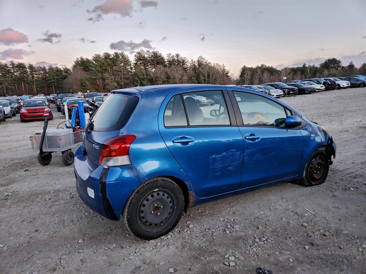 2010 TOYOTA YARIS photo 3