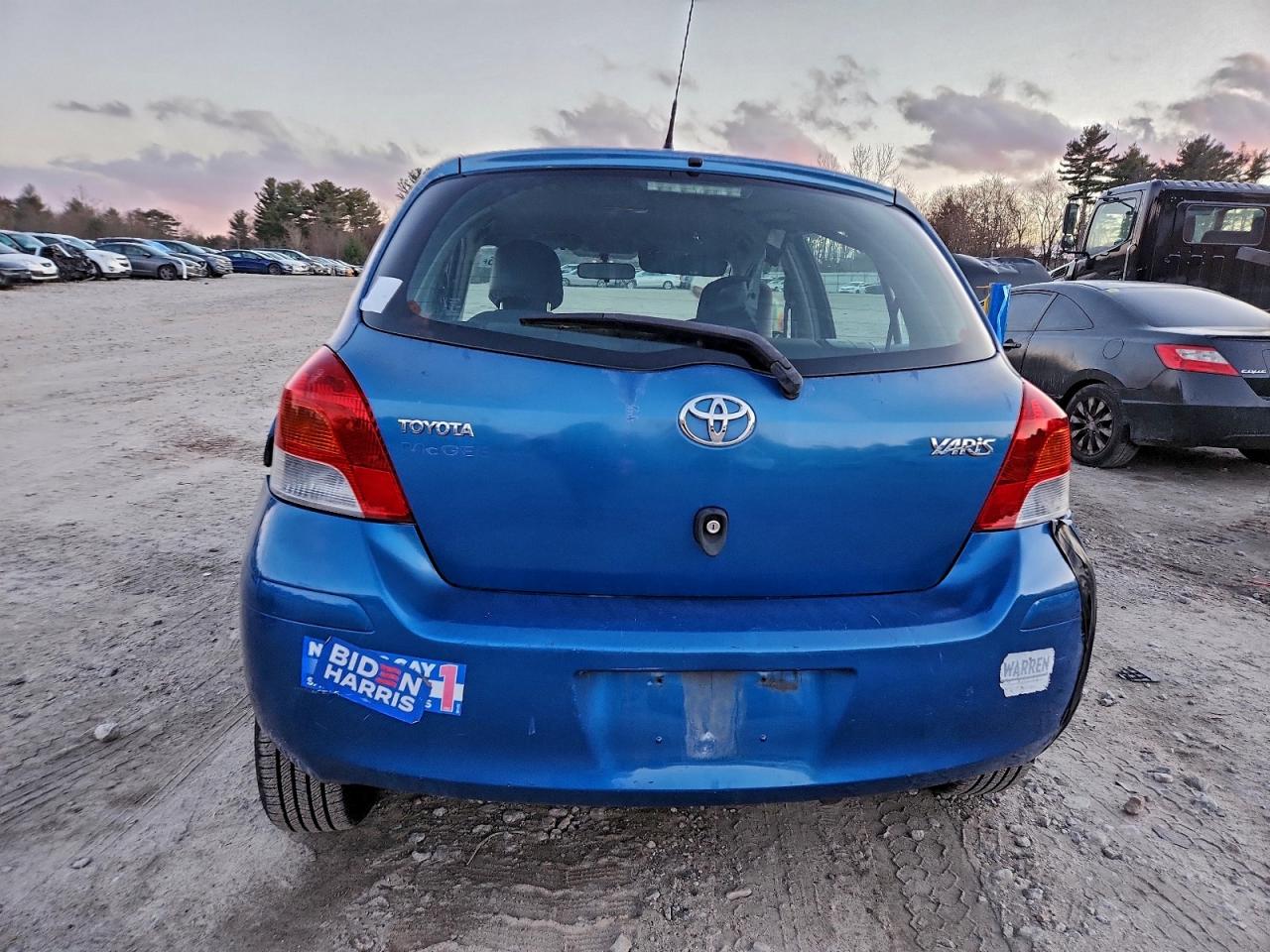 2010 TOYOTA YARIS photo 6