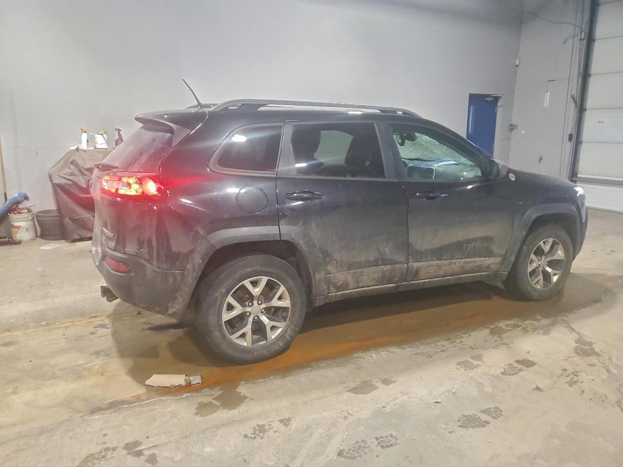 2015 JEEP CHEROKEE TRAILHAWK photo 3