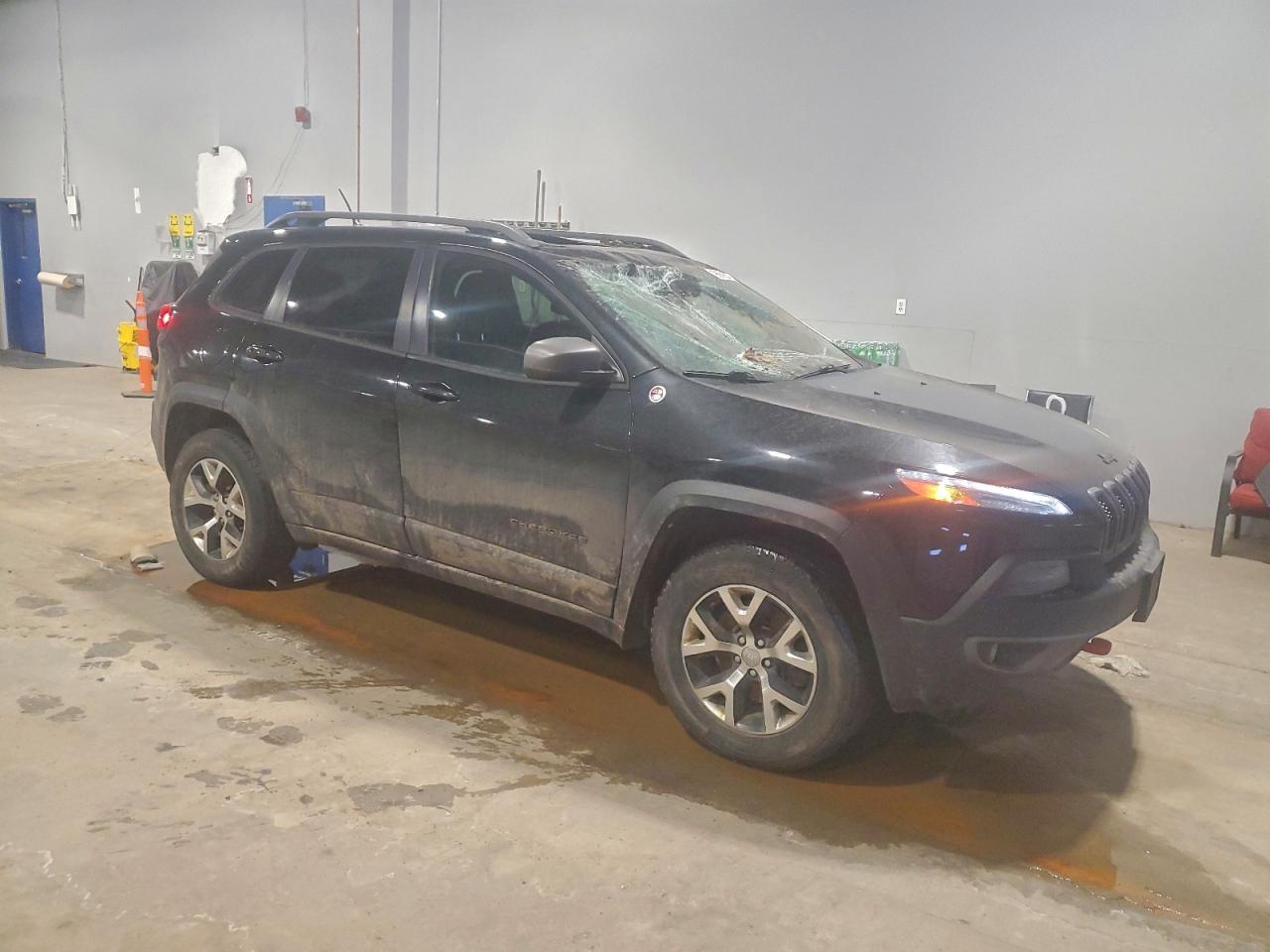2015 JEEP CHEROKEE TRAILHAWK photo 4