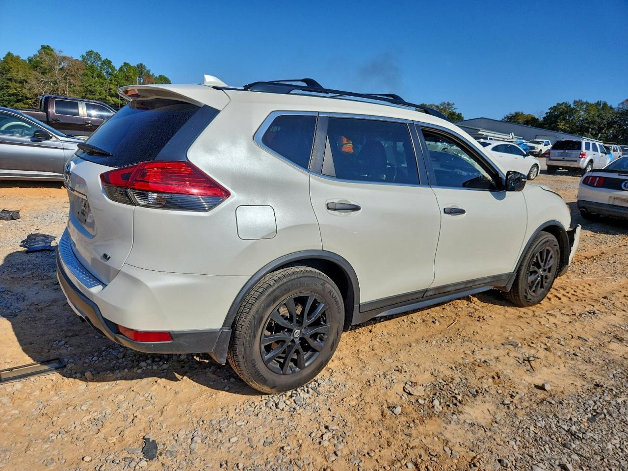 2017 NISSAN ROGUE S photo 3