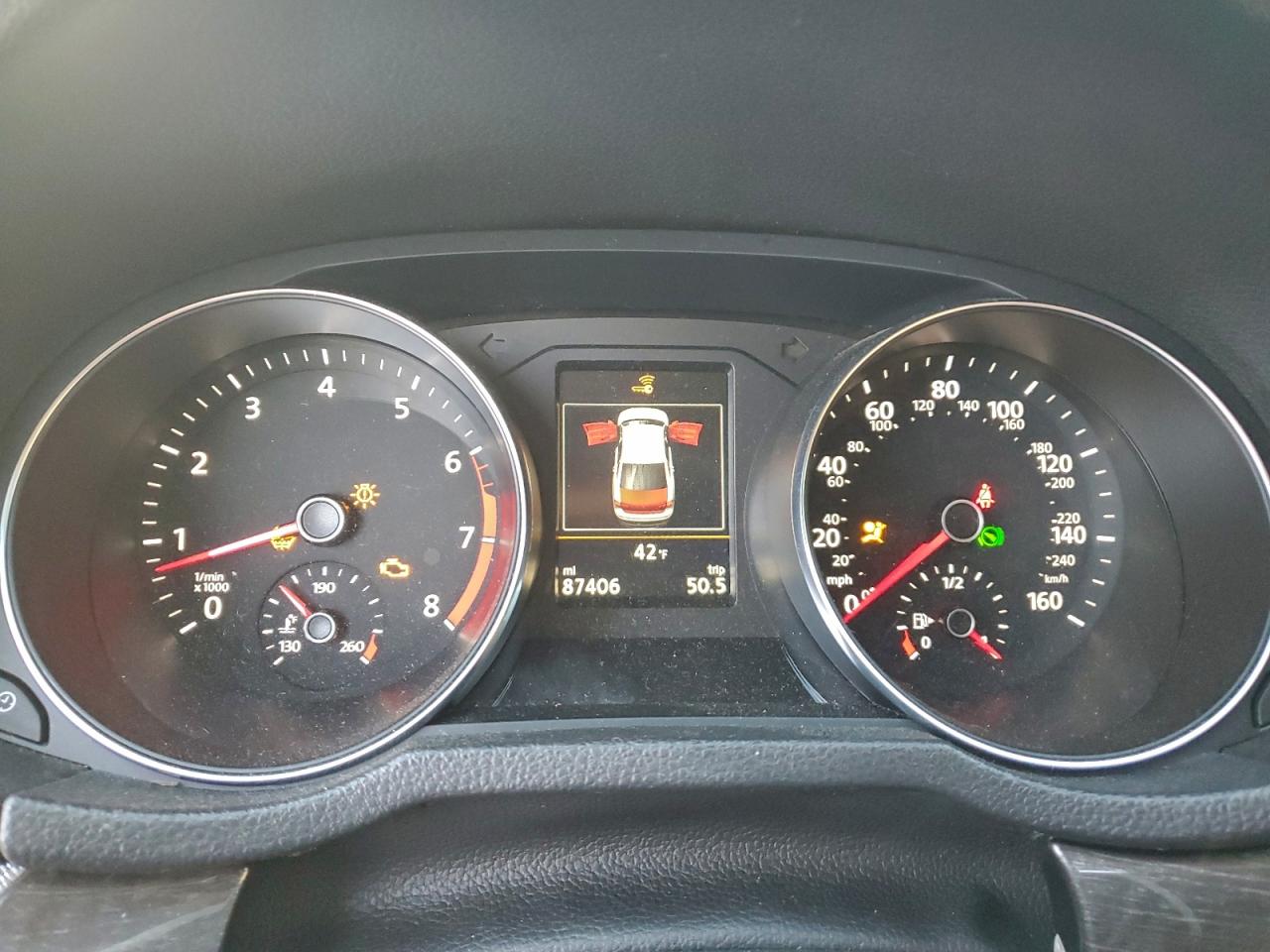 2018 VOLKSWAGEN PASSAT SE photo 9