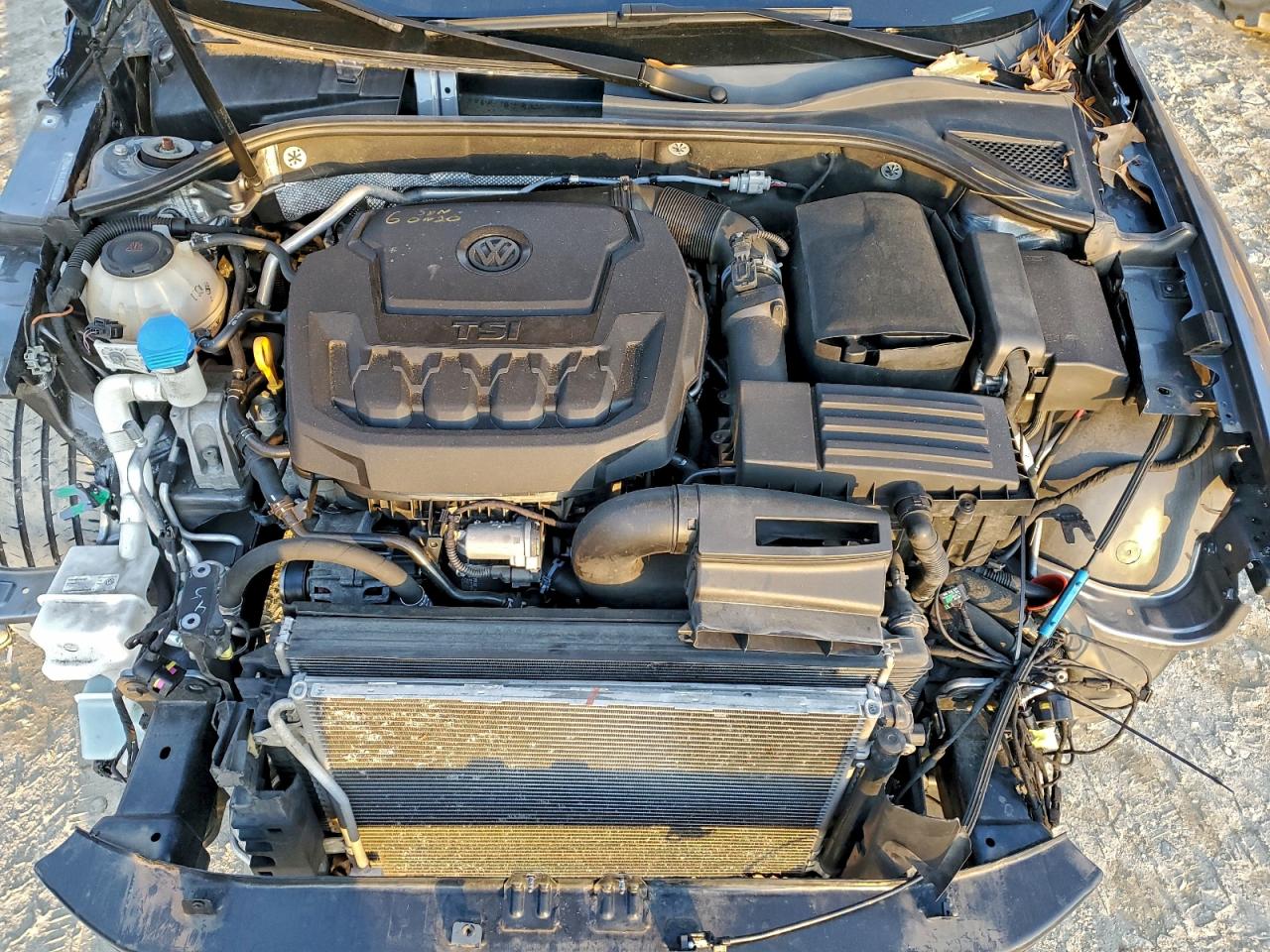 2018 VOLKSWAGEN PASSAT SE photo 11