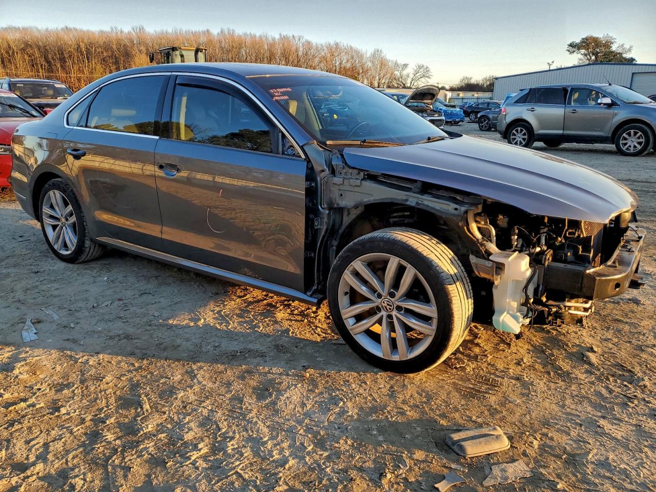 2018 VOLKSWAGEN PASSAT SE photo 4