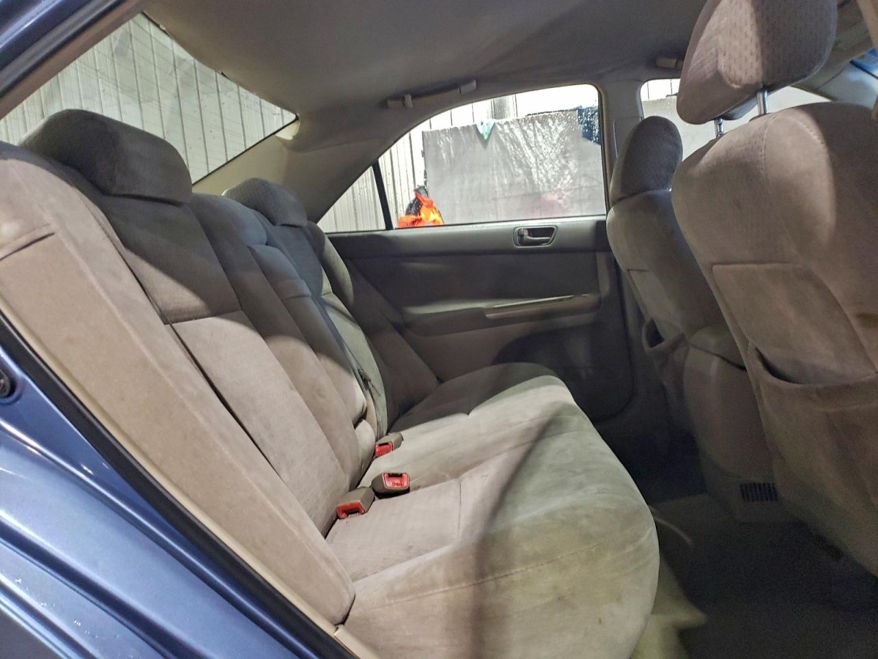 2004 TOYOTA CAMRY LE photo 10