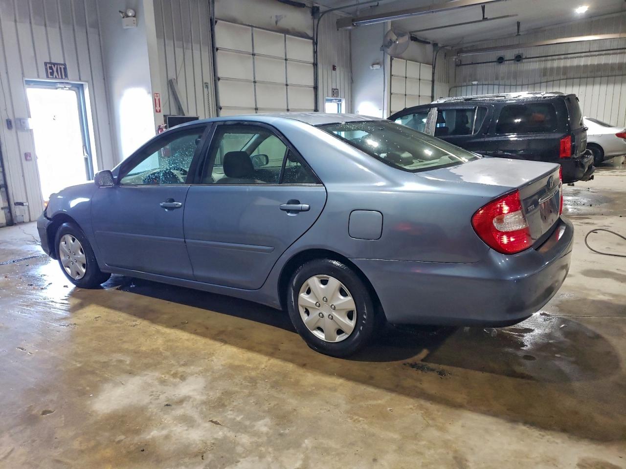 2004 TOYOTA CAMRY LE photo 2