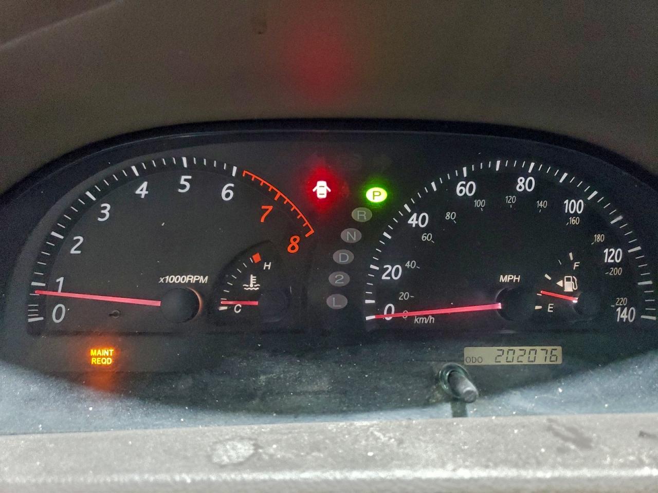 2004 TOYOTA CAMRY LE photo 9