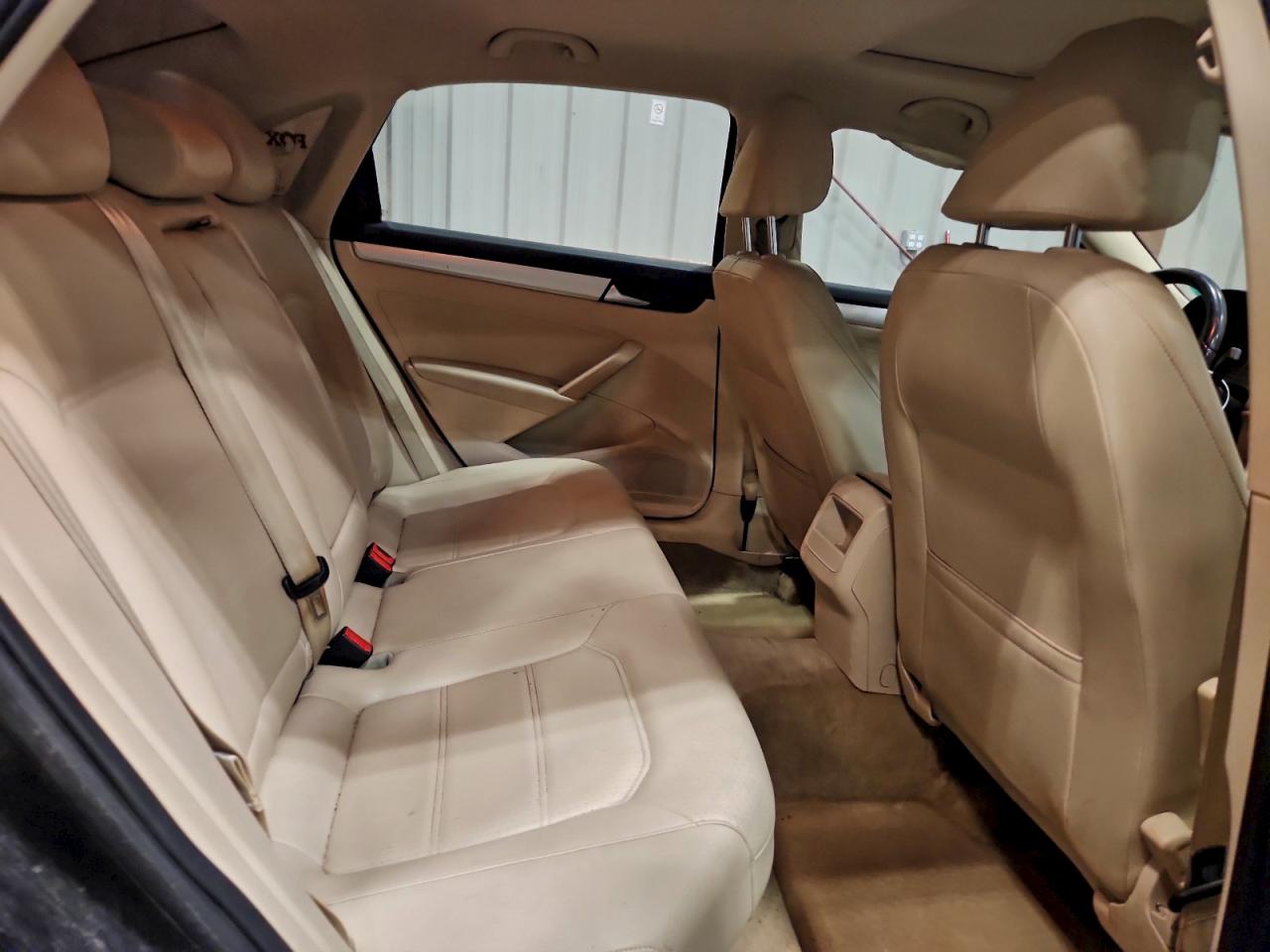 2012 VOLKSWAGEN PASSAT SE photo 10