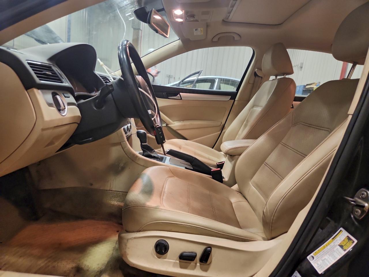 2012 VOLKSWAGEN PASSAT SE photo 7
