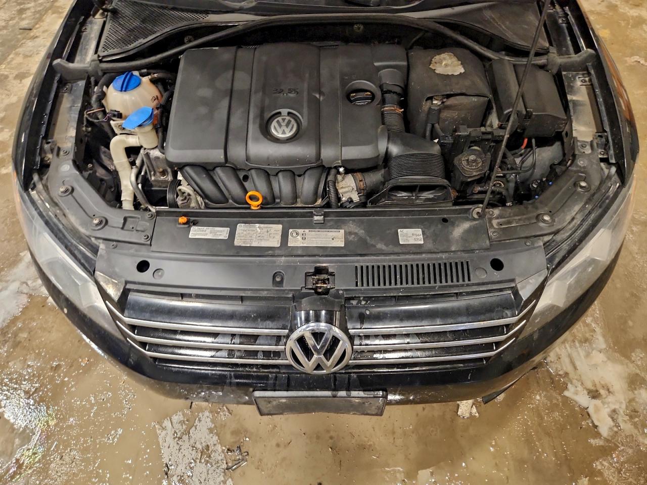 2012 VOLKSWAGEN PASSAT SE photo 11