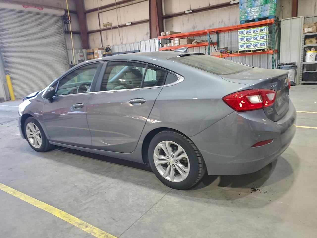 2019 CHEVROLET CRUZE LT photo 3