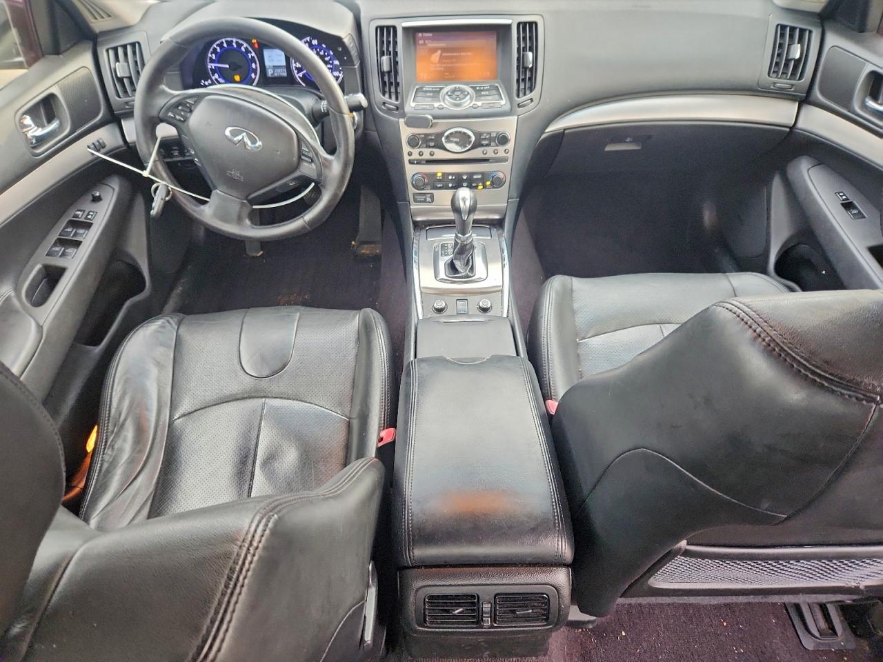 2013 INFINITI G37 photo 8