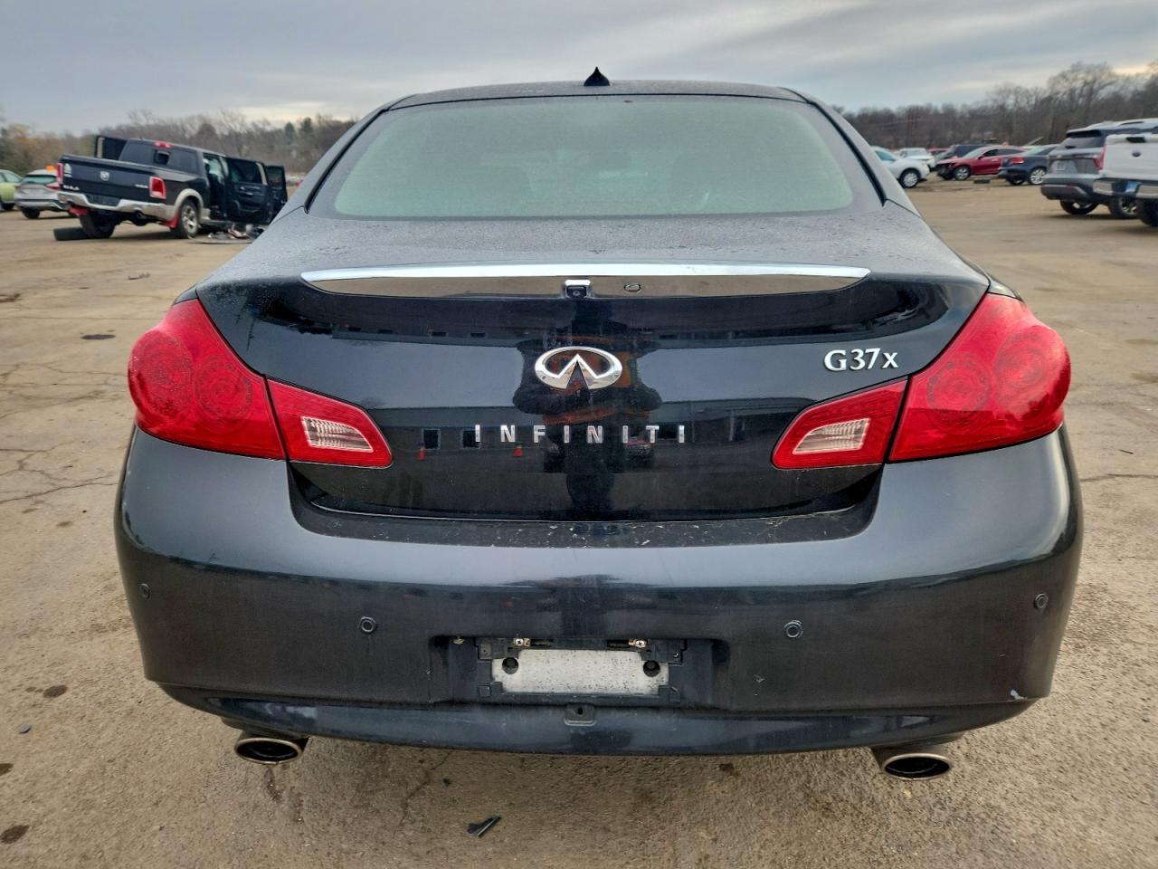 2013 INFINITI G37 photo 6