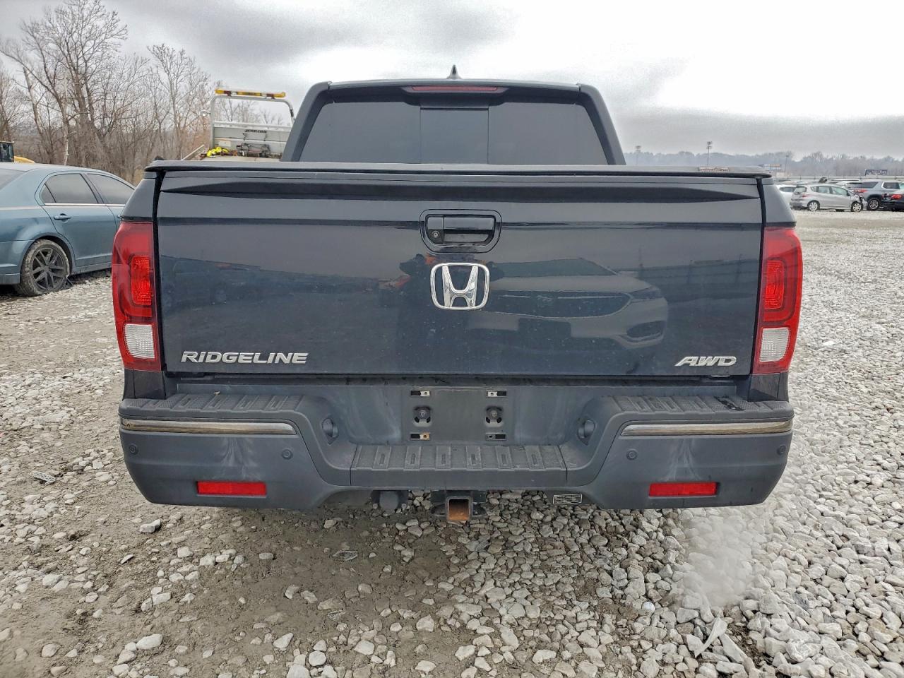 2019 HONDA RIDGELINE BLACK EDITION photo 6