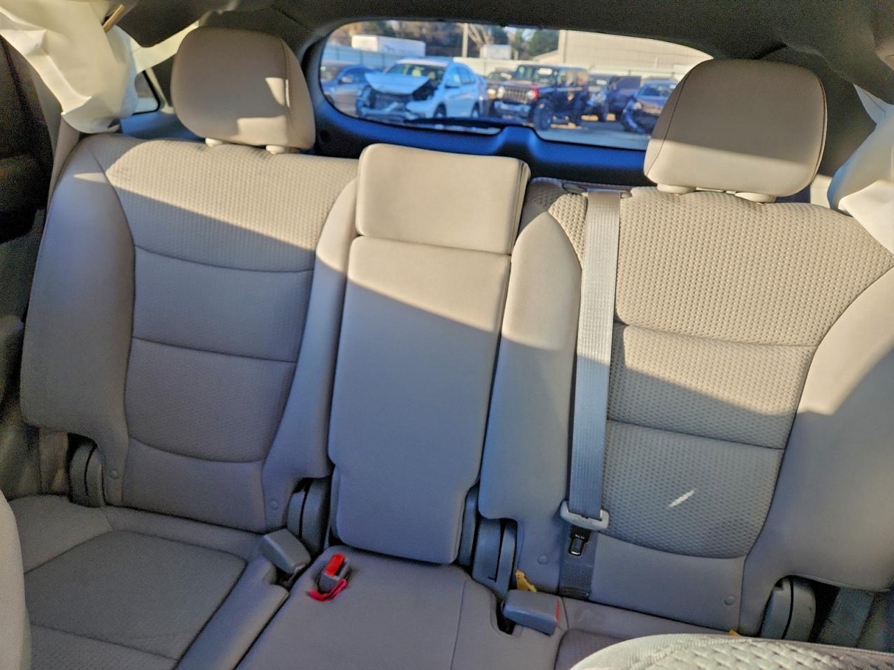 2011 KIA SORENTO BASE photo 10