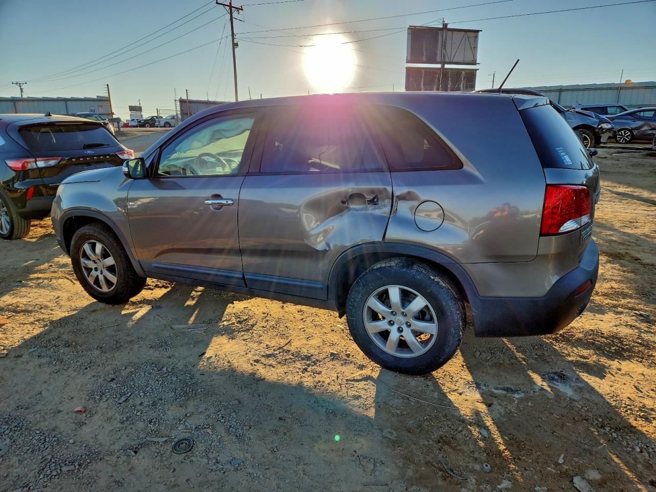 2011 KIA SORENTO BASE photo 2