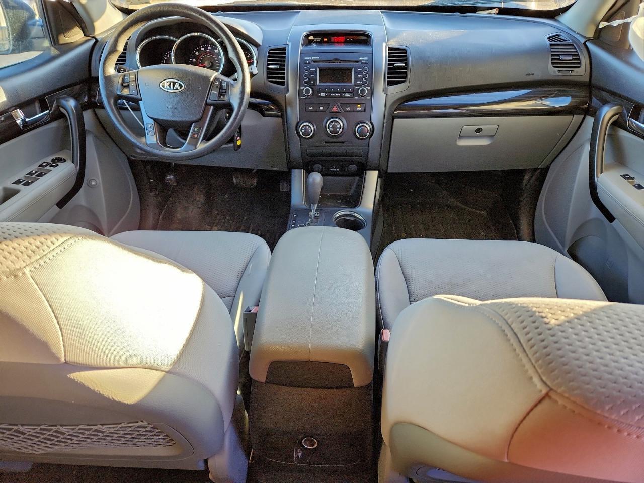 2011 KIA SORENTO BASE photo 8
