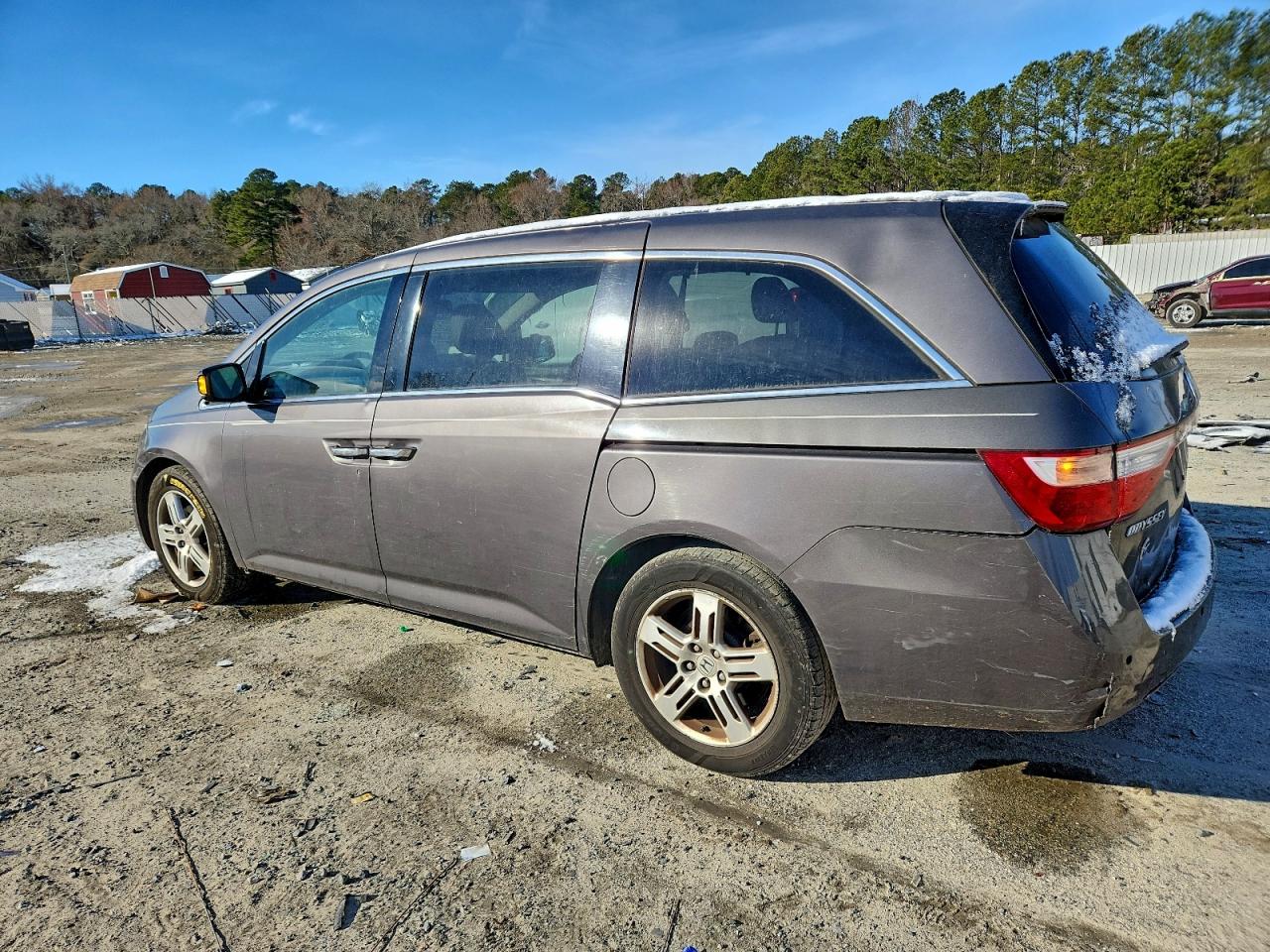 2013 HONDA ODYSSEY TOURING photo 2