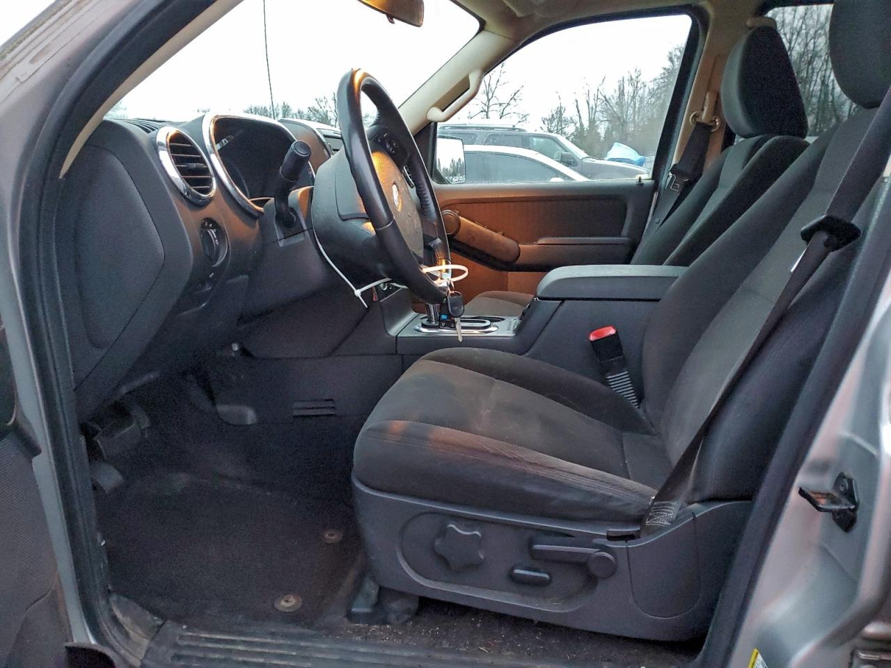 2010 FORD EXPLORER XLT photo 7