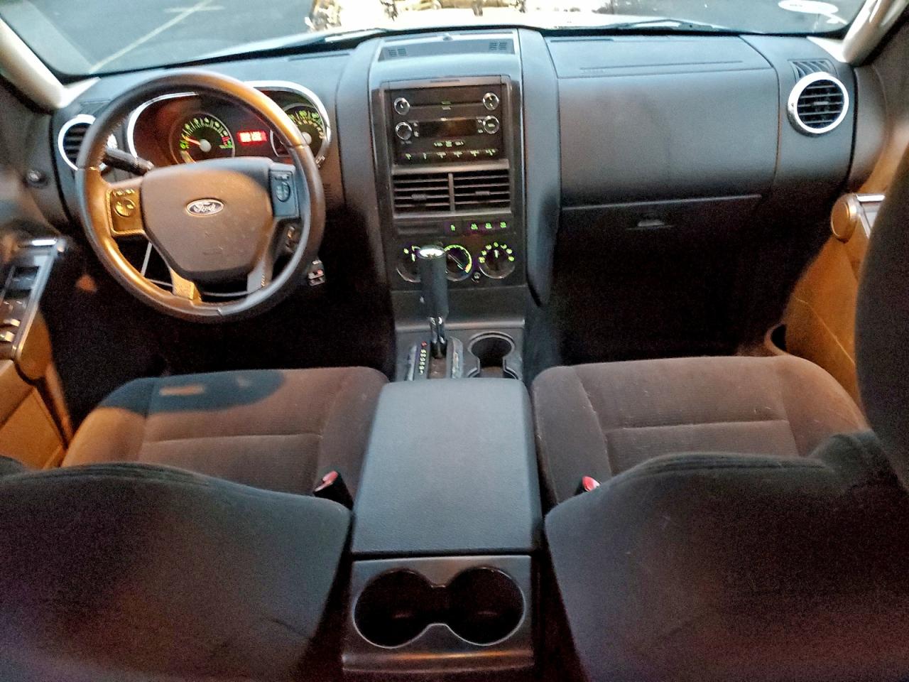 2010 FORD EXPLORER XLT photo 8