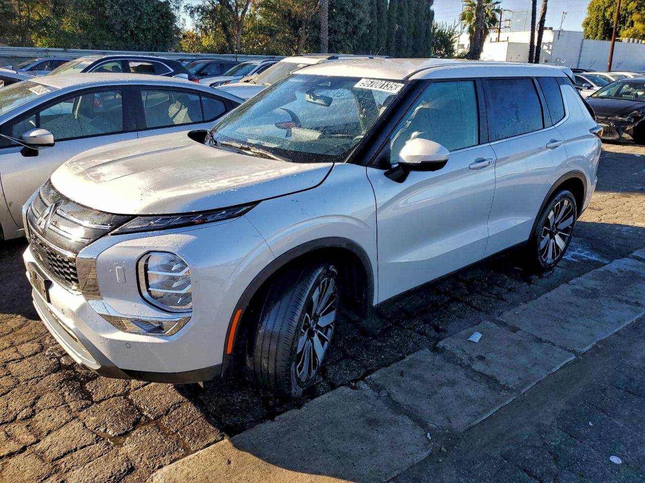 2025 MITSUBISHI OUTLANDER
