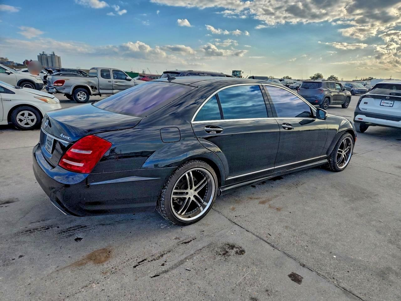 2013 MERCEDES-BENZ S 550 4MATIC photo 3