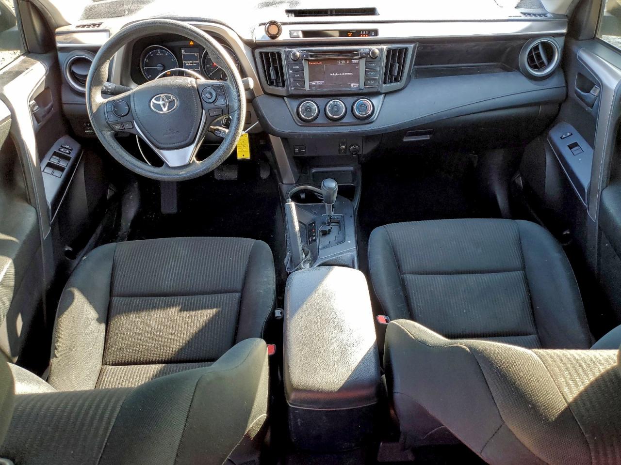 2018 TOYOTA RAV4 LE photo 8