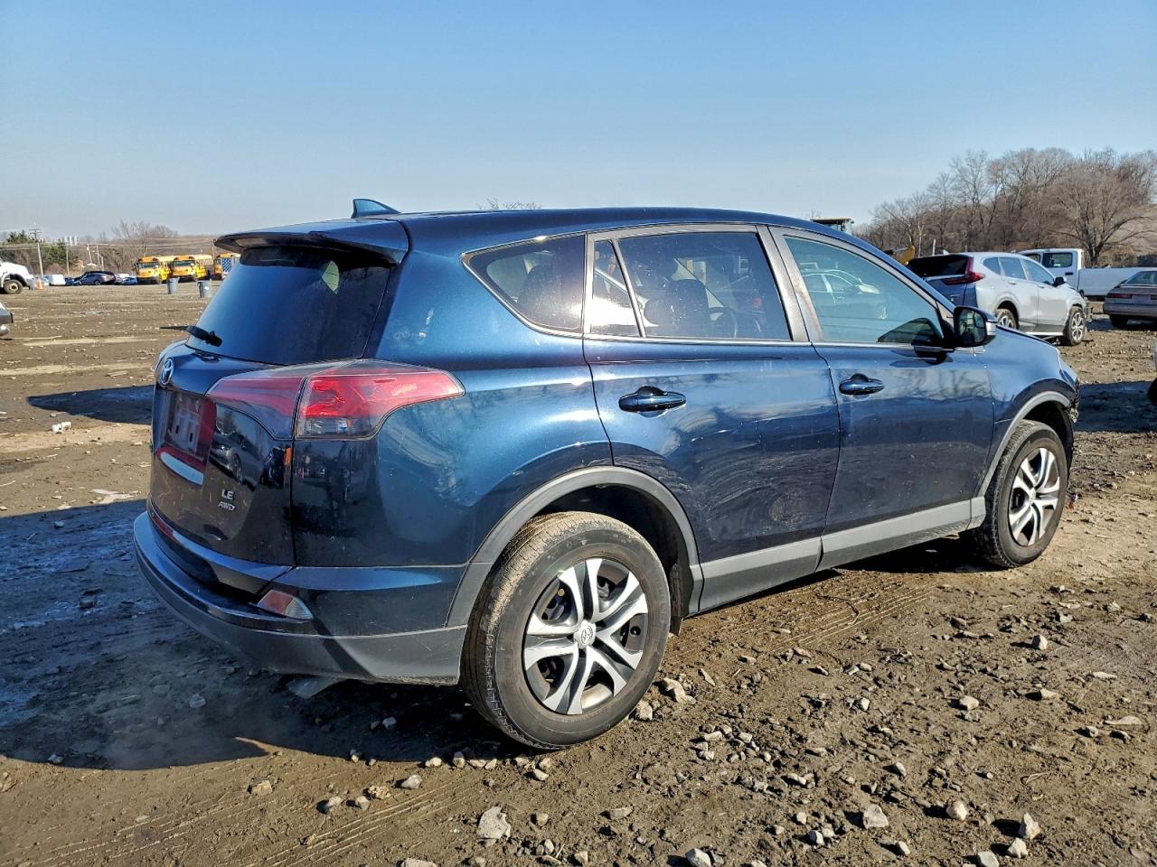 2018 TOYOTA RAV4 LE photo 3