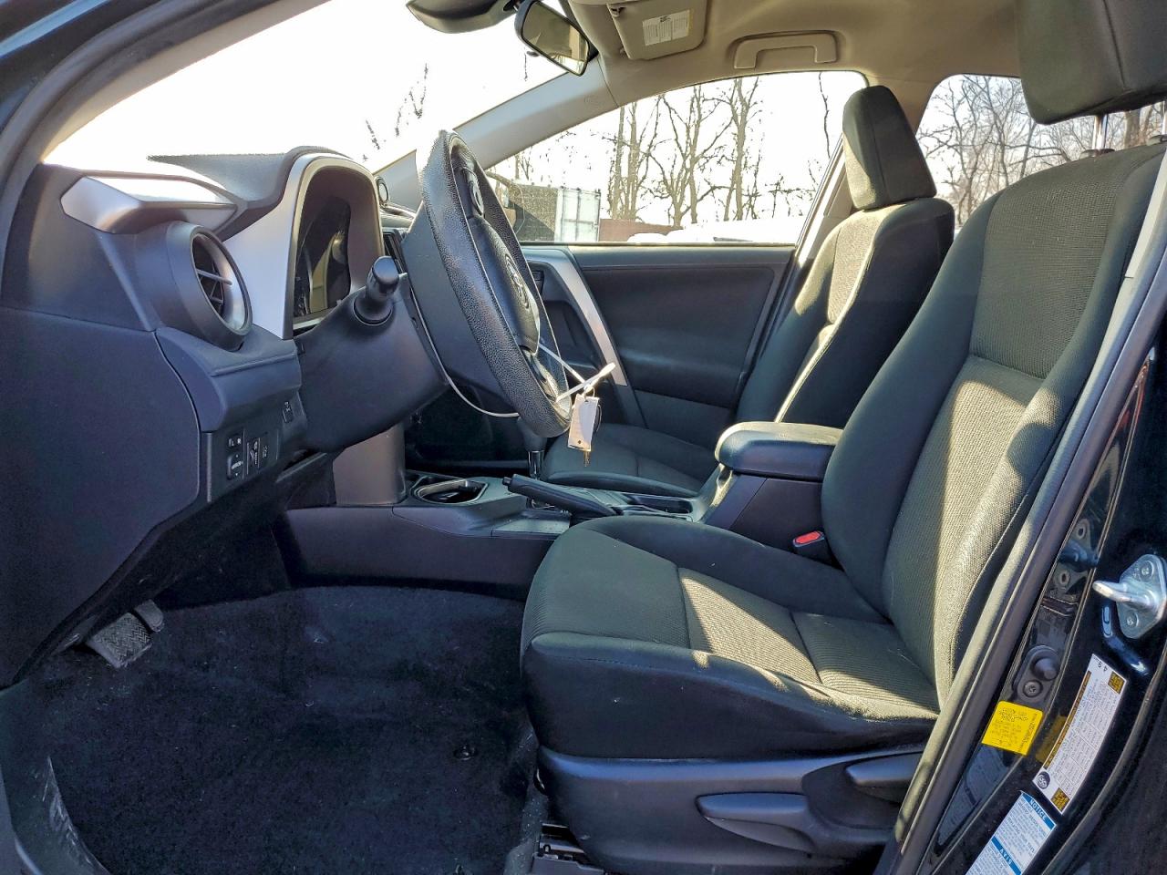 2018 TOYOTA RAV4 LE photo 7