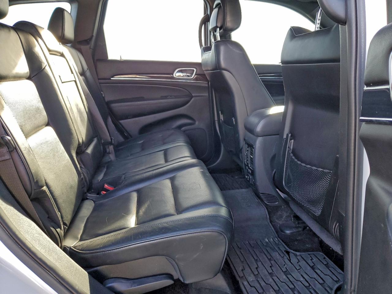 2016 JEEP GRAND CHEROKEE OVERLAND photo 11