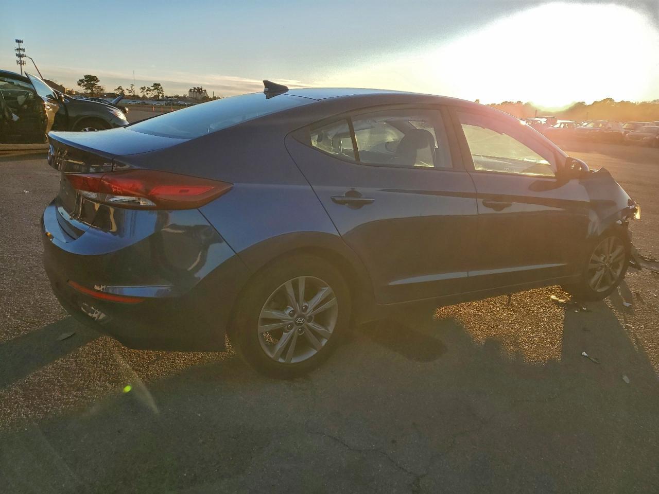 2018 HYUNDAI ELANTRA SEL photo 3