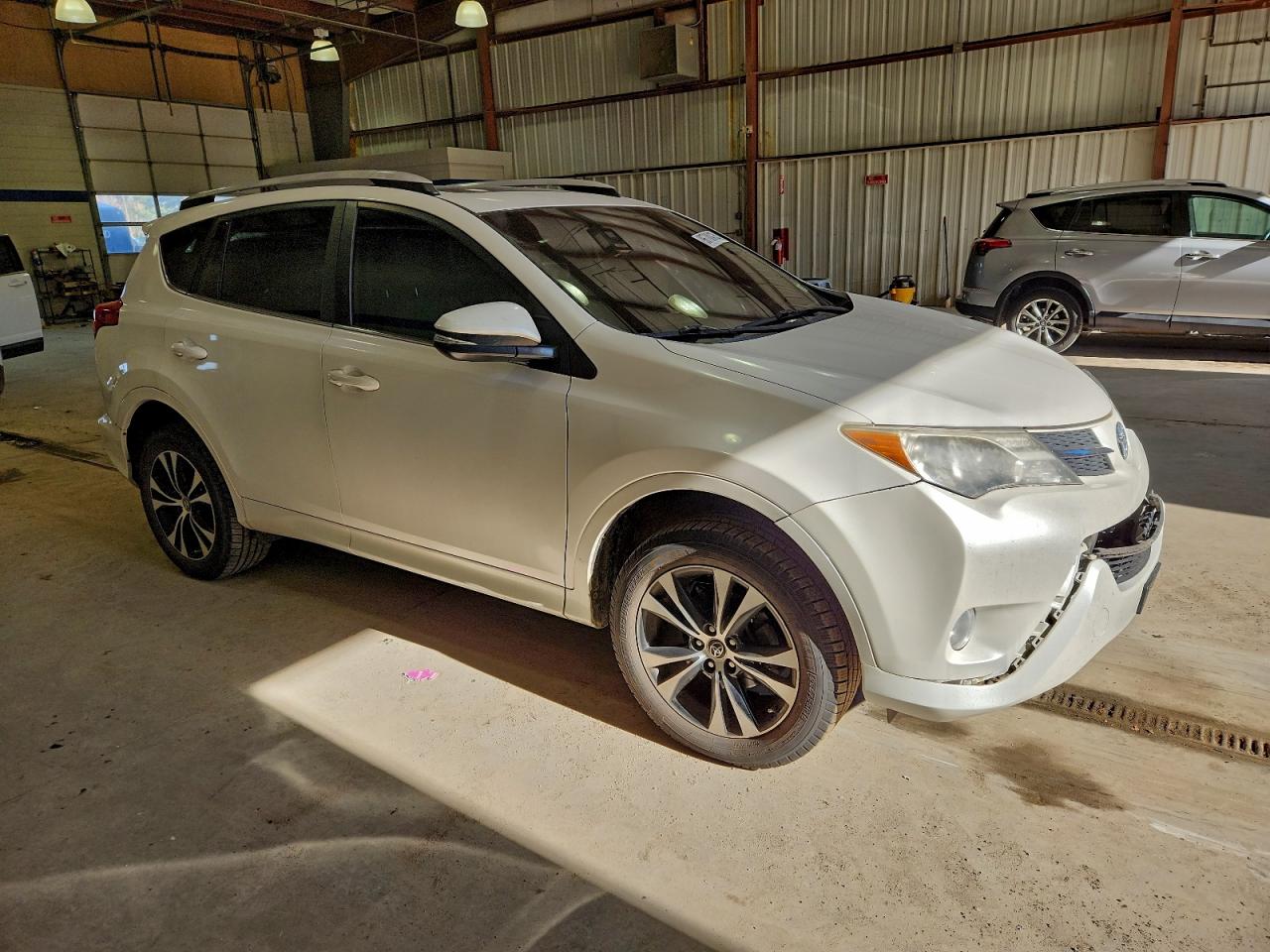 2015 TOYOTA RAV4 LIMITED photo 4