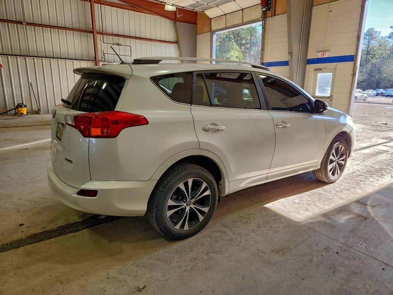 2015 TOYOTA RAV4 LIMITED photo 3