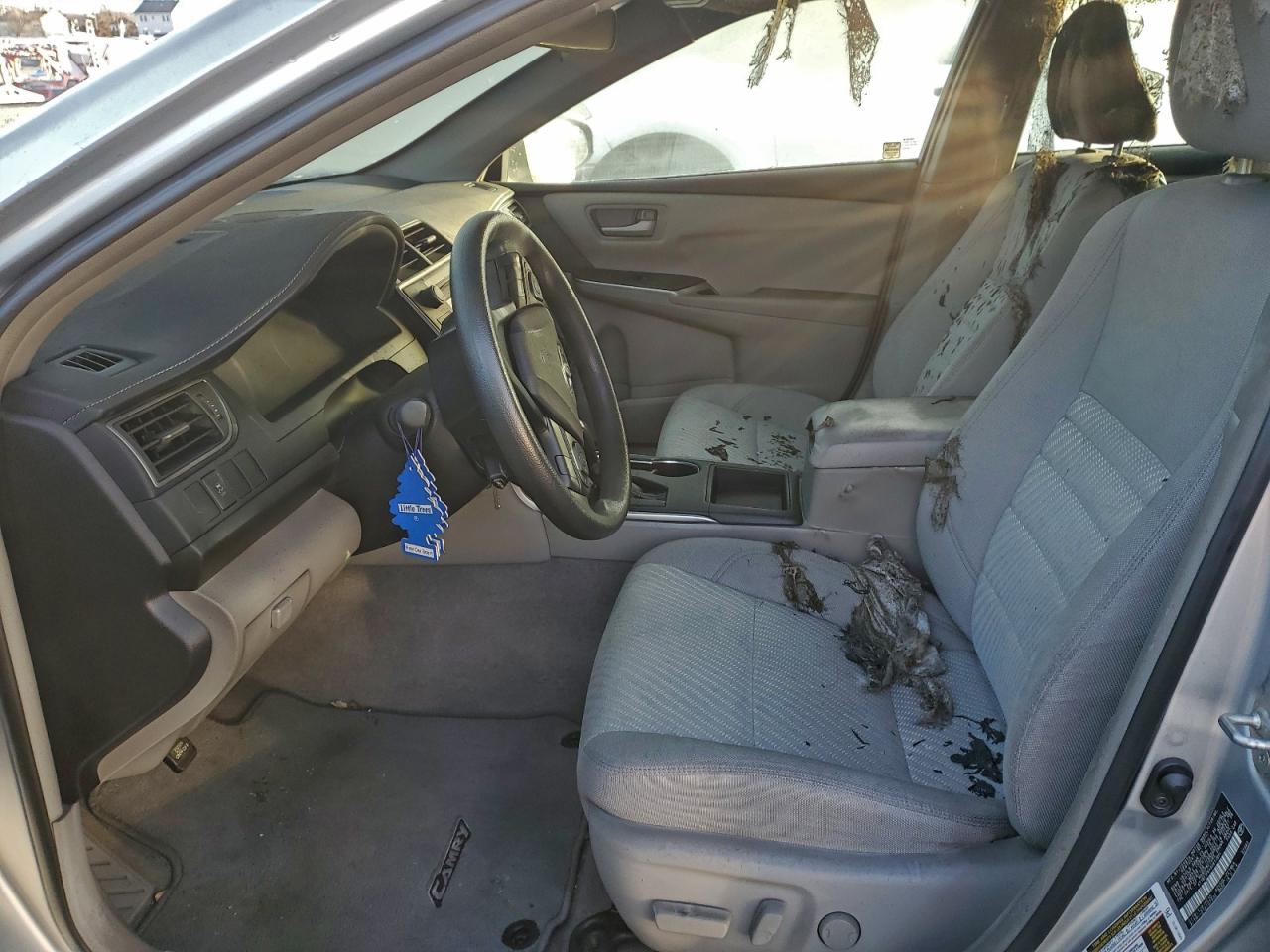 2017 TOYOTA CAMRY LE photo 7