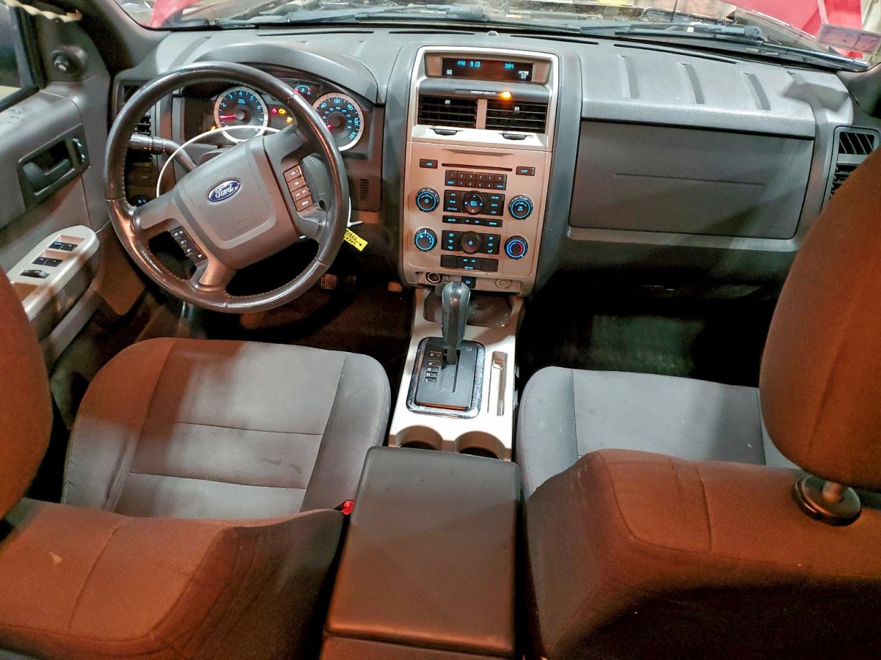 2011 FORD ESCAPE XLT photo 8