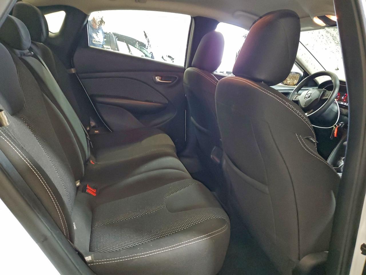 2015 DODGE DART SXT photo 10
