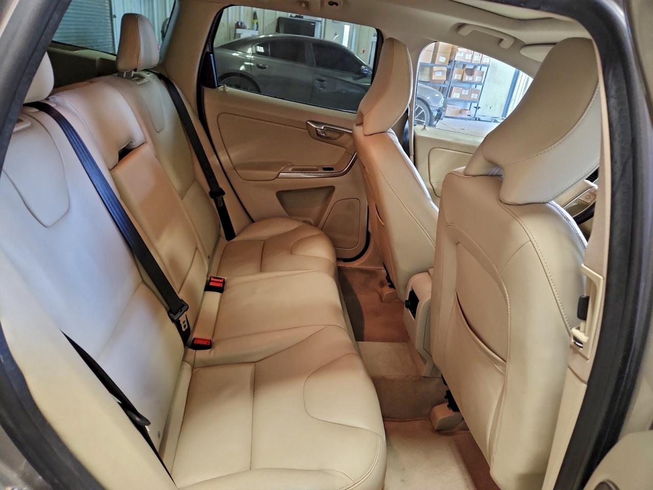 2015 VOLVO XC60 T5 PLATINUM photo 11