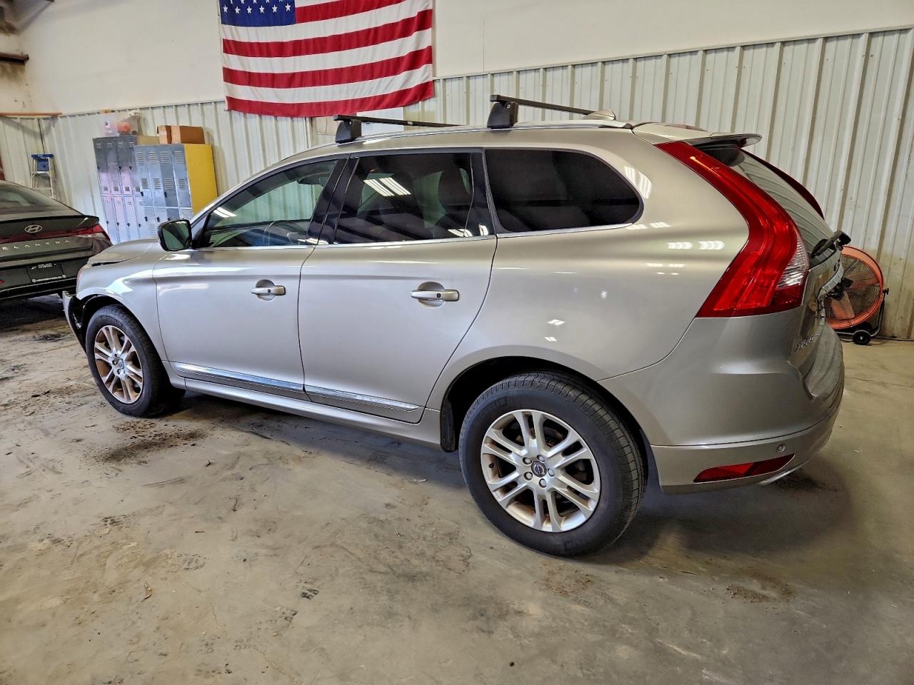 2015 VOLVO XC60 T5 PLATINUM photo 2
