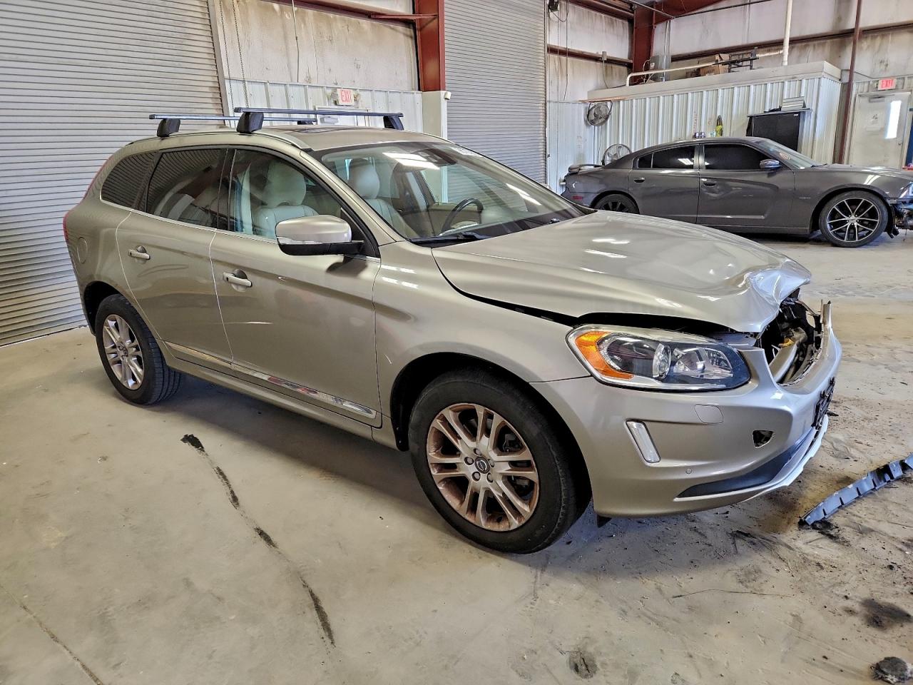 2015 VOLVO XC60 T5 PLATINUM photo 4