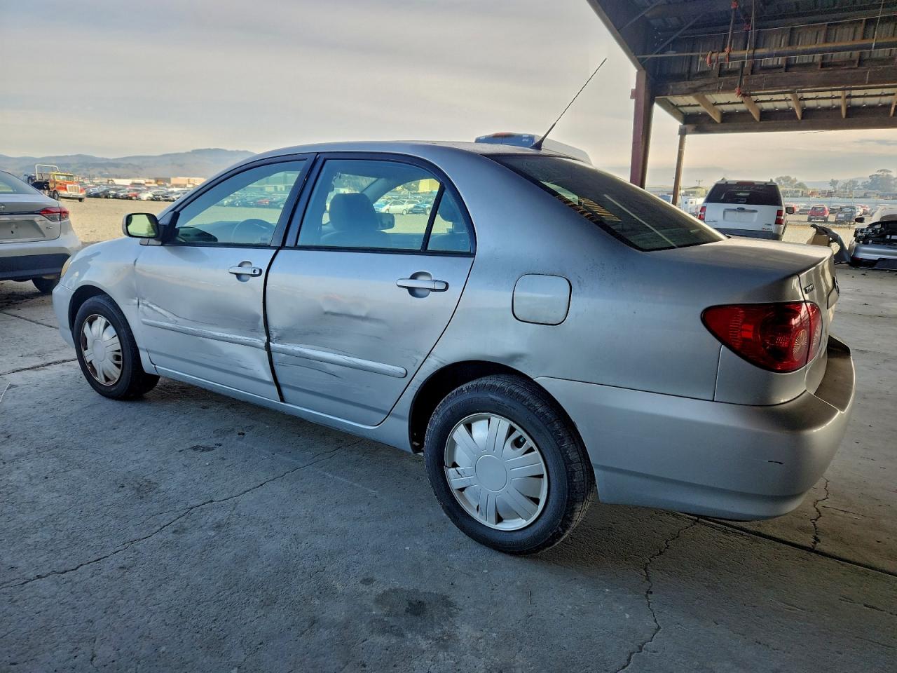 2005 TOYOTA COROLLA CE photo 2