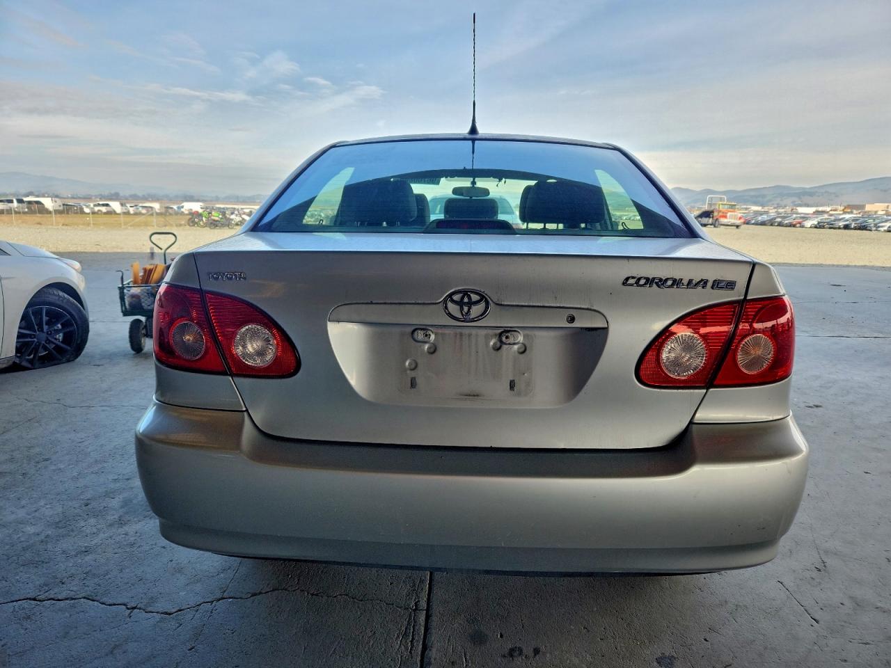 2005 TOYOTA COROLLA CE photo 6