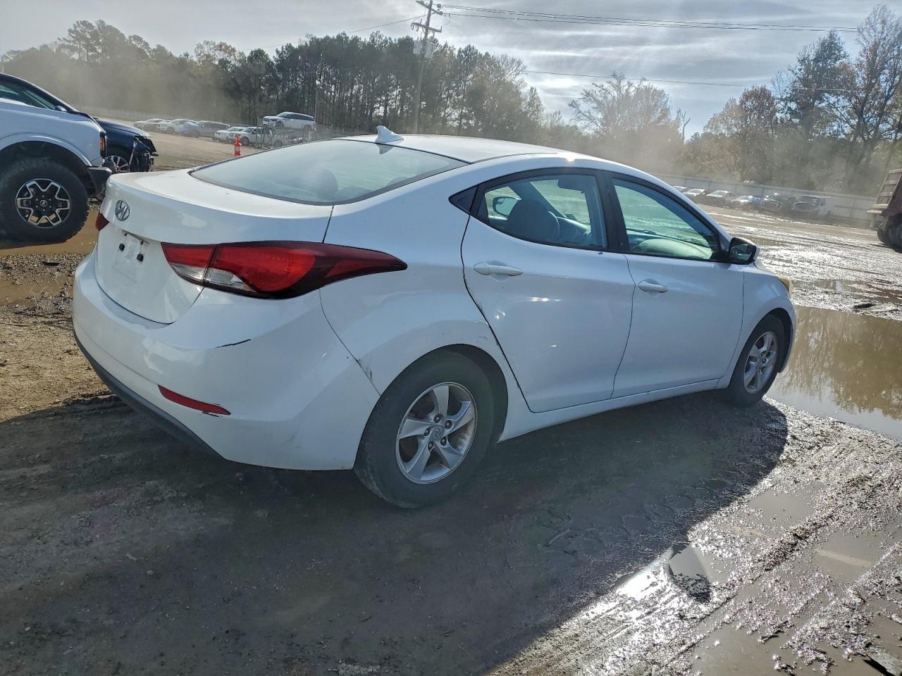2014 HYUNDAI ELANTRA SE photo 3