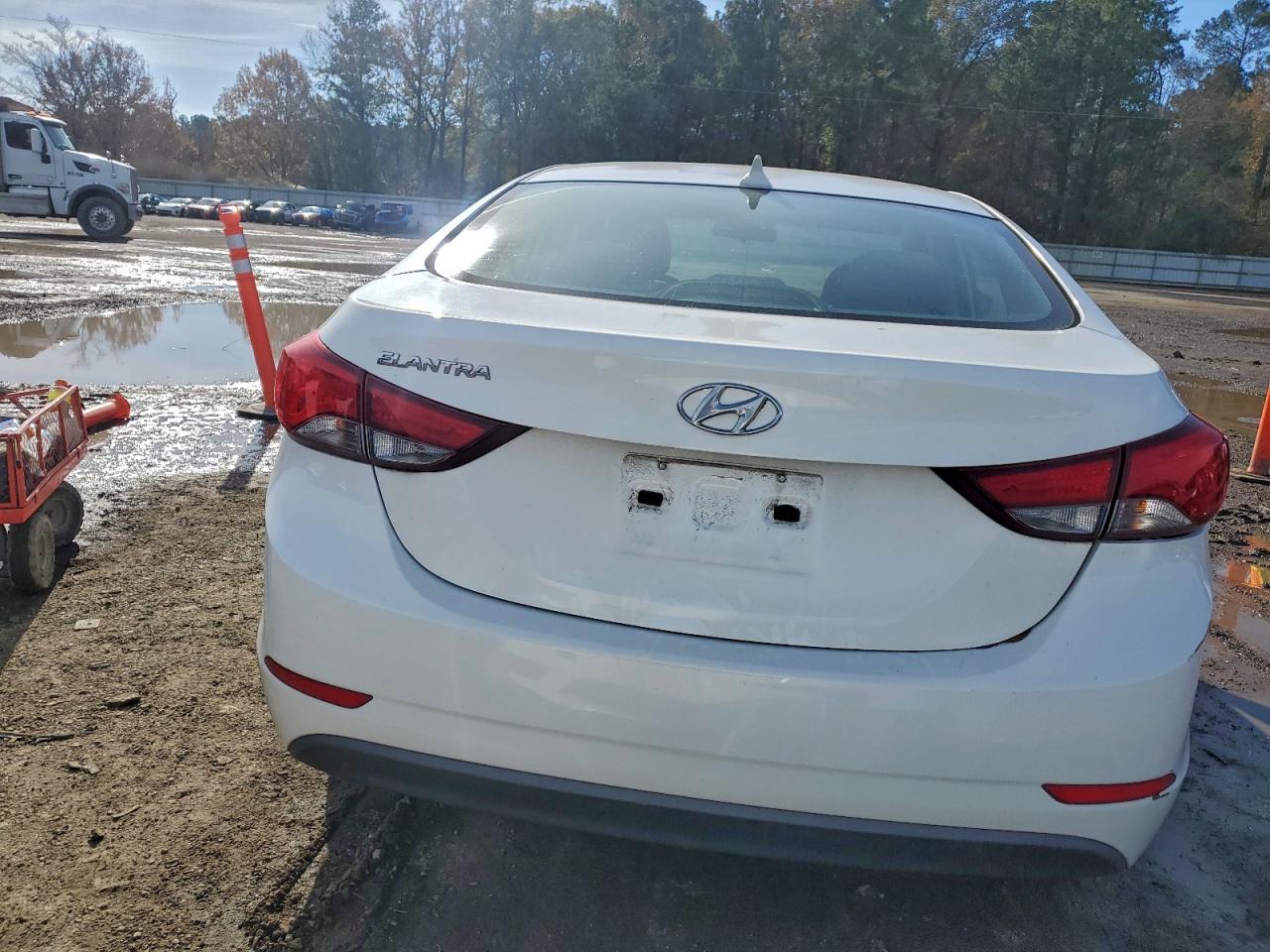 2014 HYUNDAI ELANTRA SE photo 6